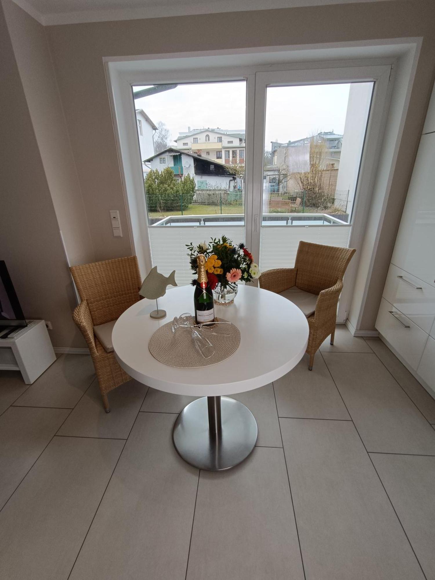 Haus Nemo - Appartement 5, Gemuetliches Appartement Mit Strandkorb, Strandnah 50 M Heringsdorf  Exterior photo